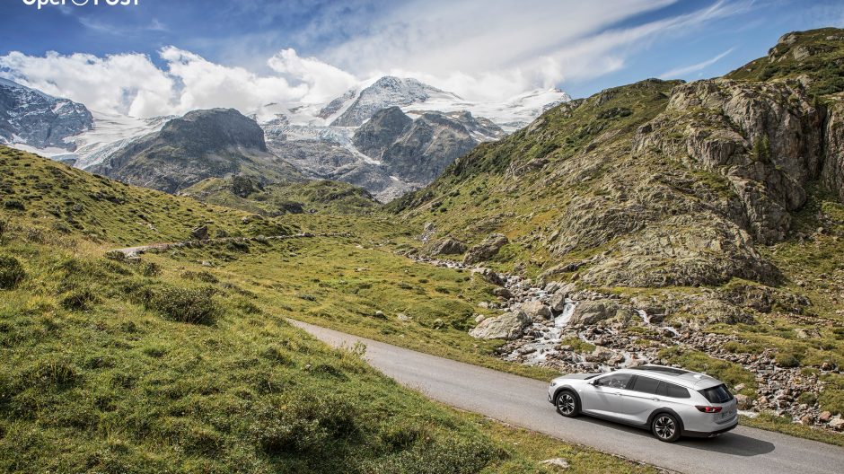 Download | Wallpaper | Insignia Country Tourer